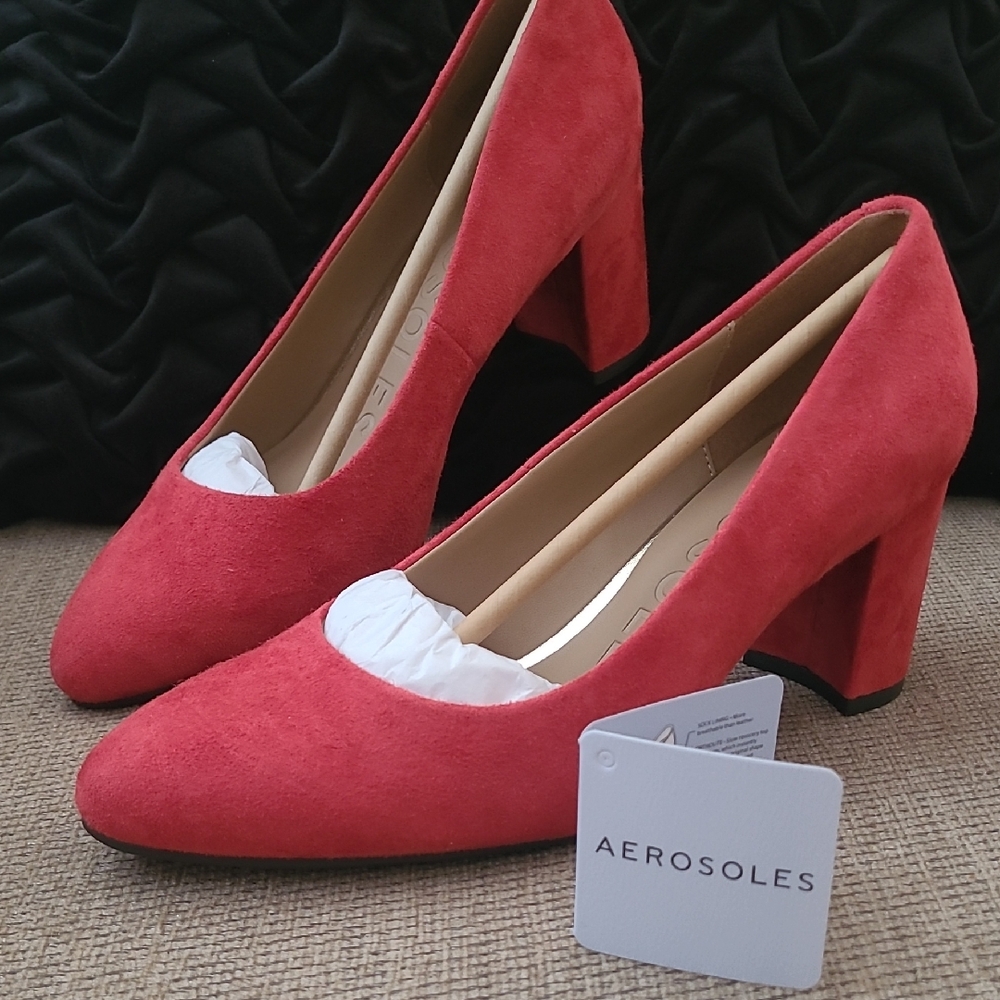 AEROSOLES BETSY PUMPS RED SUEDE ALMOND TOE